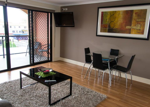 Merseybank Apartments - Lightning Ridge Tourism 0