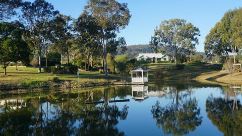 Midnights Promise Estate - Lightning Ridge Tourism 0