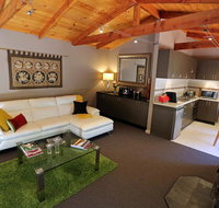 Mirkwood Forest Self-contained Spa Cottages - Lightning Ridge Tourism