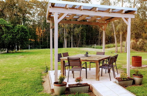 Misty Glen Cottage - Lightning Ridge Tourism 0