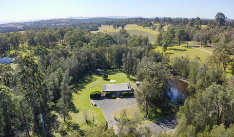 Misty Glen Cottage - Lightning Ridge Tourism 1