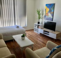 Modern Unit Near To Surfers Paradise - Lightning Ridge Tourism