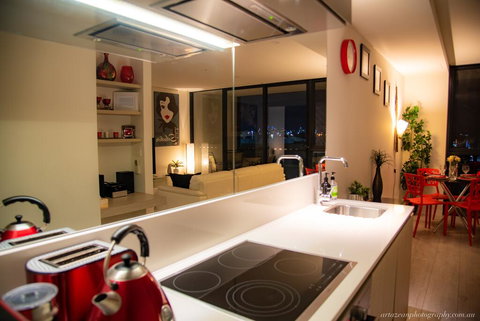 Modern, Clean, Luxury At The Right Price..... - Lightning Ridge Tourism 1