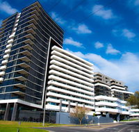 Modern Clean Luxury at the Right Price..... - Lightning Ridge Tourism