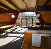Moonbah Ski Lodge - Lightning Ridge Tourism