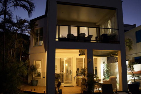 Moreton Bay Beach Lodge - Lightning Ridge Tourism 3