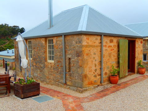 Morialta Barns - Lightning Ridge Tourism 0