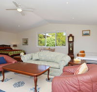 Morisset Waterfront 1bdr Studio looking over Trinity Marina - Lightning Ridge Tourism