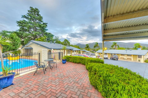 Motel Grande - Lightning Ridge Tourism 2