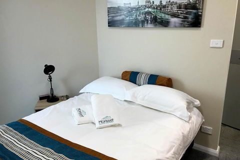 Motel Rooms At Morisset Serviced Apartments - Lightning Ridge Tourism 1