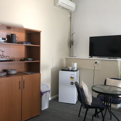 Motel Rooms At Morisset Serviced Apartments - Lightning Ridge Tourism 3