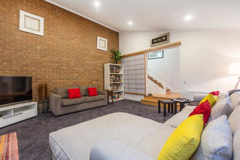 Mt Martha Retreat - Lightning Ridge Tourism 2