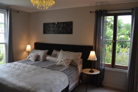 Mulberry Cottage Unique B&B Accommodation - Lightning Ridge Tourism 1