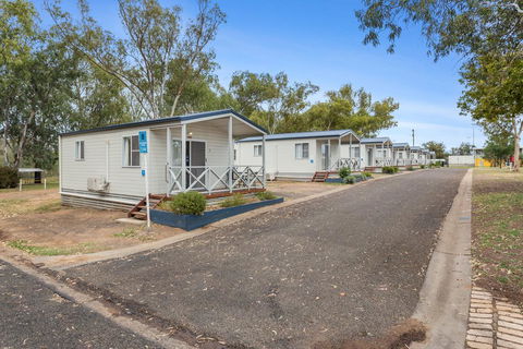 Narrabri Big Sky Caravan Park - Lightning Ridge Tourism 0