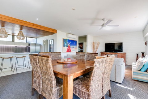 Nautilus Beachfront Villas & Spa - Lightning Ridge Tourism 2