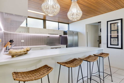 Nautilus Beachfront Villas & Spa - Lightning Ridge Tourism 3