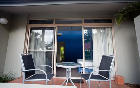 Nautilus Beachfront Villas & Spa - Lightning Ridge Tourism 0