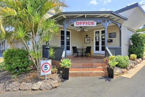 Ned Kelly's Motel - Lightning Ridge Tourism 2