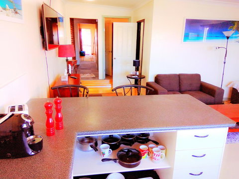 Forrest St Apartments - Lightning Ridge Tourism 9