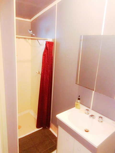 Forrest St Apartments - Lightning Ridge Tourism 5