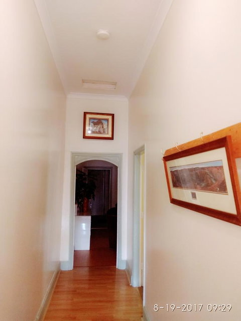 Forrest St Apartments - Lightning Ridge Tourism 6