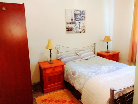 Forrest St Apartments - Lightning Ridge Tourism 10