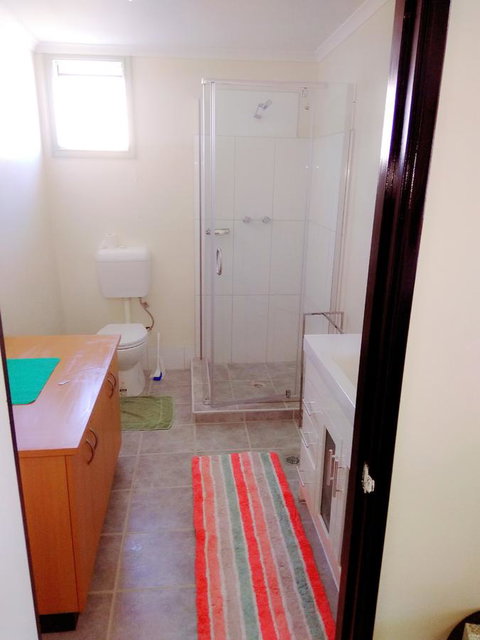 Forrest St Apartments - Lightning Ridge Tourism 11