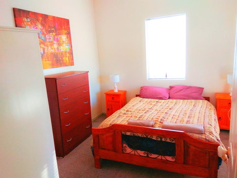 Forrest St Apartments - Lightning Ridge Tourism 15