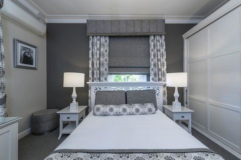 Grand Mercure Basildene Manor - Lightning Ridge Tourism 24