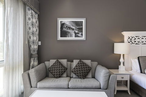 Grand Mercure Basildene Manor - Lightning Ridge Tourism 18