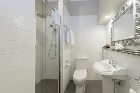 Grand Mercure Basildene Manor - Lightning Ridge Tourism 25