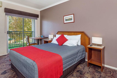 Quality Hotel Bayswater - Lightning Ridge Tourism 6