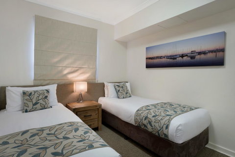 Broadwater Resort Como - Lightning Ridge Tourism 2