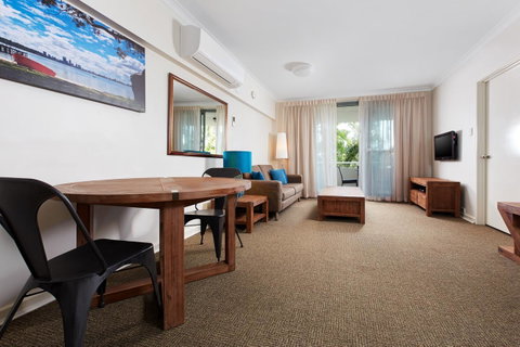 Broadwater Resort Como - Lightning Ridge Tourism 11