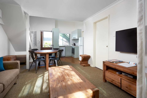 Broadwater Resort Como - Lightning Ridge Tourism 13