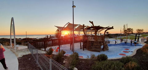 Scarborough Beach Front Resort - Shell Ten - Lightning Ridge Tourism 18