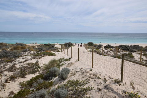 Scarborough Beach Front Resort - Shell Ten - Lightning Ridge Tourism 21
