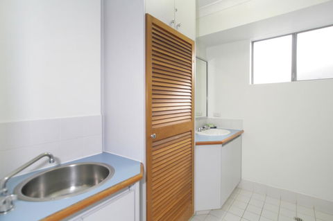 Scarborough Beach Front Resort - Shell Ten - Lightning Ridge Tourism 10