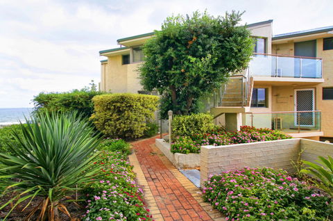 Scarborough Beach Front Resort - Shell Ten - Lightning Ridge Tourism 14