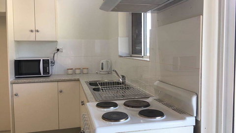 Capel Short-Stay Accommodation - Lightning Ridge Tourism 3