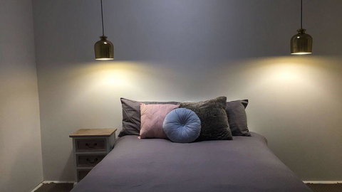 Capel Short-Stay Accommodation - Lightning Ridge Tourism 11