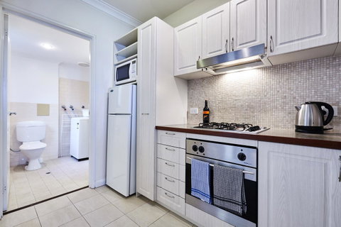 Fremantle Townhouse U/5 - Lightning Ridge Tourism 0