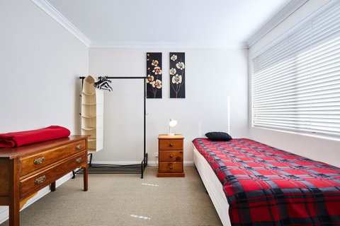 Fremantle Townhouse U/5 - Lightning Ridge Tourism 9