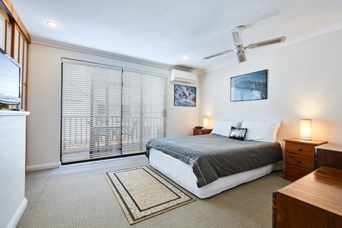 Fremantle Townhouse U/5 - Lightning Ridge Tourism 8