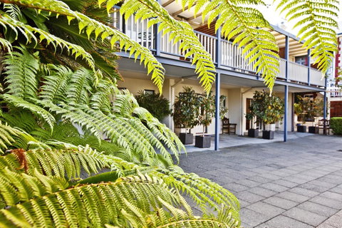 Fremantle Townhouse U/5 - Lightning Ridge Tourism 15