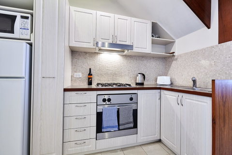 Fremantle Townhouse U/5 - Lightning Ridge Tourism 1