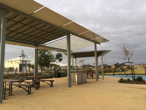 Rainbow Dream House - Lightning Ridge Tourism 29