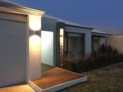 Rainbow Dream House - Lightning Ridge Tourism 26