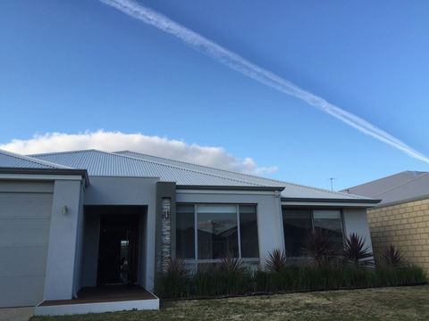 Rainbow Dream House - Lightning Ridge Tourism 28