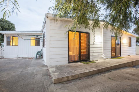 Rustic Retreat Esperance - Lightning Ridge Tourism 32